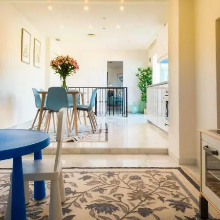 ✰ Luxurious 5 Bedroom Penthouse. Sea Views. Hot Tub. Bbq. Golden Mile Lejlighed Marbella