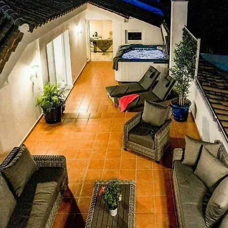✰ Luxurious 5 Bedroom Penthouse. Sea Views. Hot Tub. Bbq. Golden Mile Lejlighed Marbella
