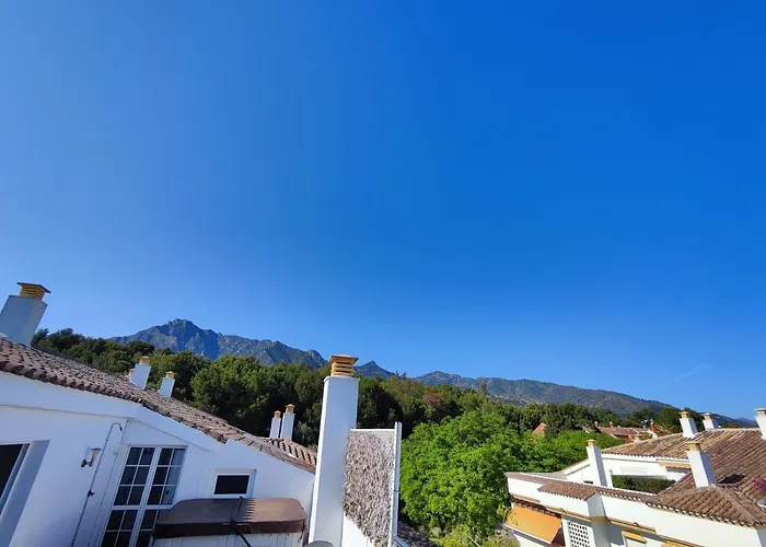 ✰ Luxurious 5 Bedroom Penthouse. Sea Views. Hot Tub. Bbq. Golden Mile Lejlighed