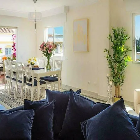 ✰ Luxurious 5 Bedroom Penthouse. Sea Views. Hot Tub. Bbq. Golden Mile Appartement Marbella