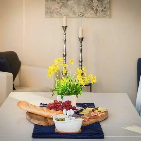 ✰ Luxurious 5 Bedroom Penthouse. Sea Views. Hot Tub. Bbq. Golden Mile Appartement Marbellac