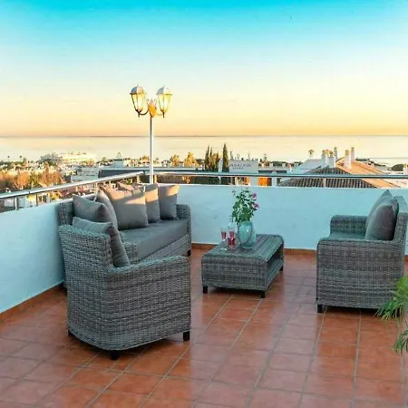 ✰ Luxurious 5 Bedroom Penthouse. Sea Views. Hot Tub. Bbq. Golden Mile Marbellac