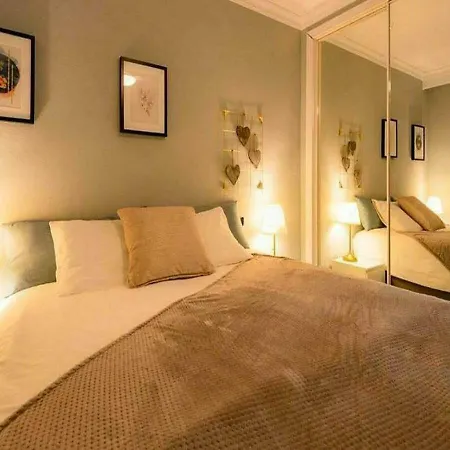 ✰ Luxurious 5 Bedroom Penthouse. Sea Views. Hot Tub. Bbq. Golden Mile Lejlighed