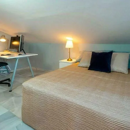 ✰ Luxurious 5 Bedroom Penthouse. Sea Views. Hot Tub. Bbq. Golden Mile * Marbella