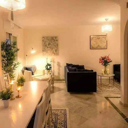 ✰ Luxurious 5 Bedroom Penthouse. Sea Views. Hot Tub. Bbq. Golden Mile