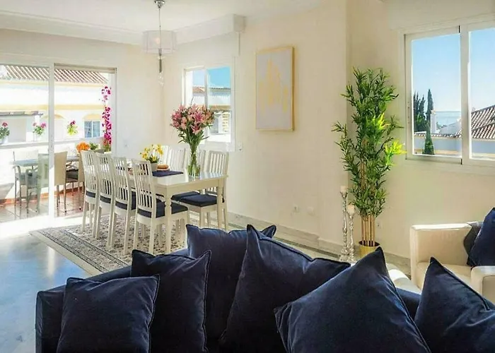 ✰ Luxurious 5 Bedroom Penthouse. Sea Views. Hot Tub. Bbq. Golden Mile Appartement Marbellac