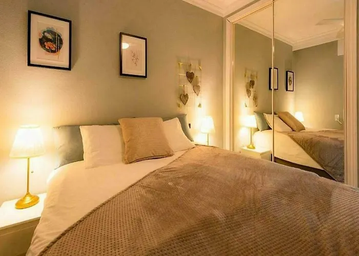 ✰ Luxurious 5 Bedroom Penthouse. Sea Views. Hot Tub. Bbq. Golden Mile Appartement