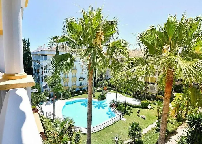 ✰ Luxurious 5 Bedroom Penthouse. Sea Views. Hot Tub. Bbq. Golden Mile