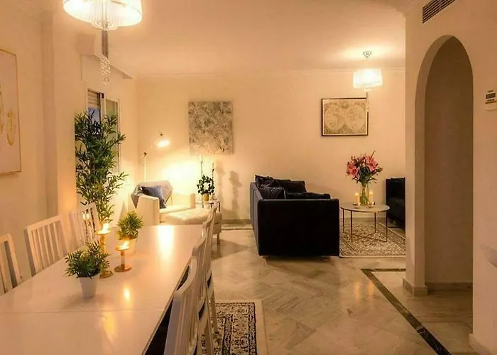 ✰ Luxurious 5 Bedroom Penthouse. Sea Views. Hot Tub. Bbq. Golden Mile