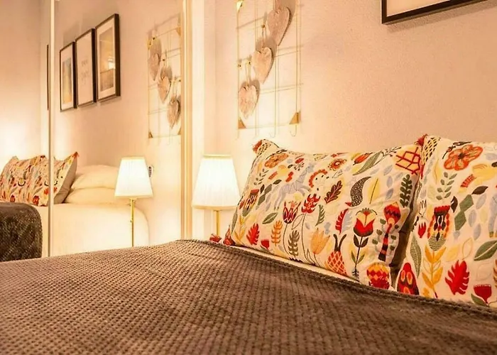 ✰ Luxurious 5 Bedroom Penthouse. Sea Views. Hot Tub. Bbq. Golden Mile *