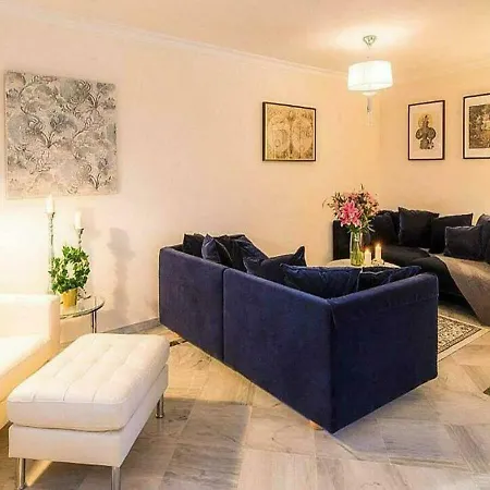 ✰ Luxurious 5 Bedroom Penthouse. Sea Views. Hot Tub. Bbq. Golden Mile