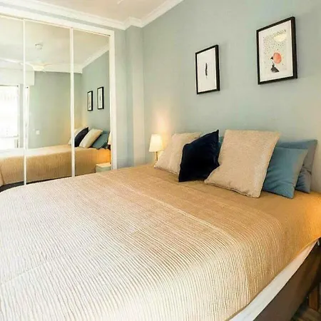 ✰ Luxurious 5 Bedroom Penthouse. Sea Views. Hot Tub. Bbq. Golden Mile Apartamento Marbella